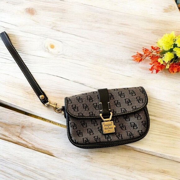 NWT Dooney & Bourke WI12 Monogram Black Canvas Mini Wristlet Bag - Picture 1 of 11